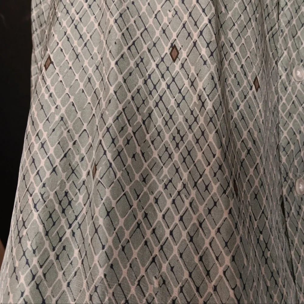 Firethorn Mens Shirt Size M 100% Silk Green with Geometric - Picture 6 of 6